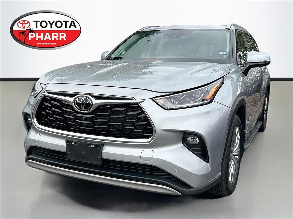 2023 Toyota Highlander Platinum's photo