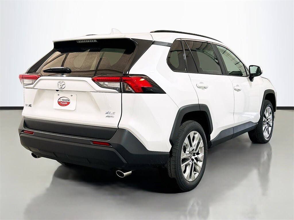 2025 Toyota RAV4 XLE Premium photo 3