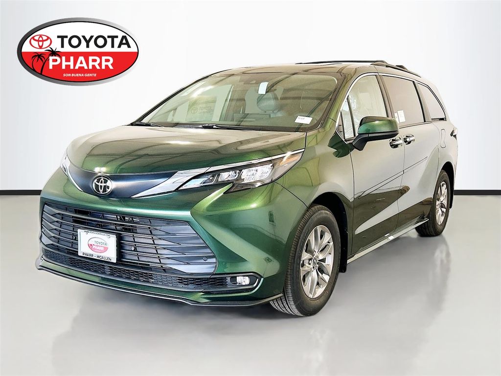 2026 Toyota Sienna XLE 8-Passenger Hybrid FWD's photo
