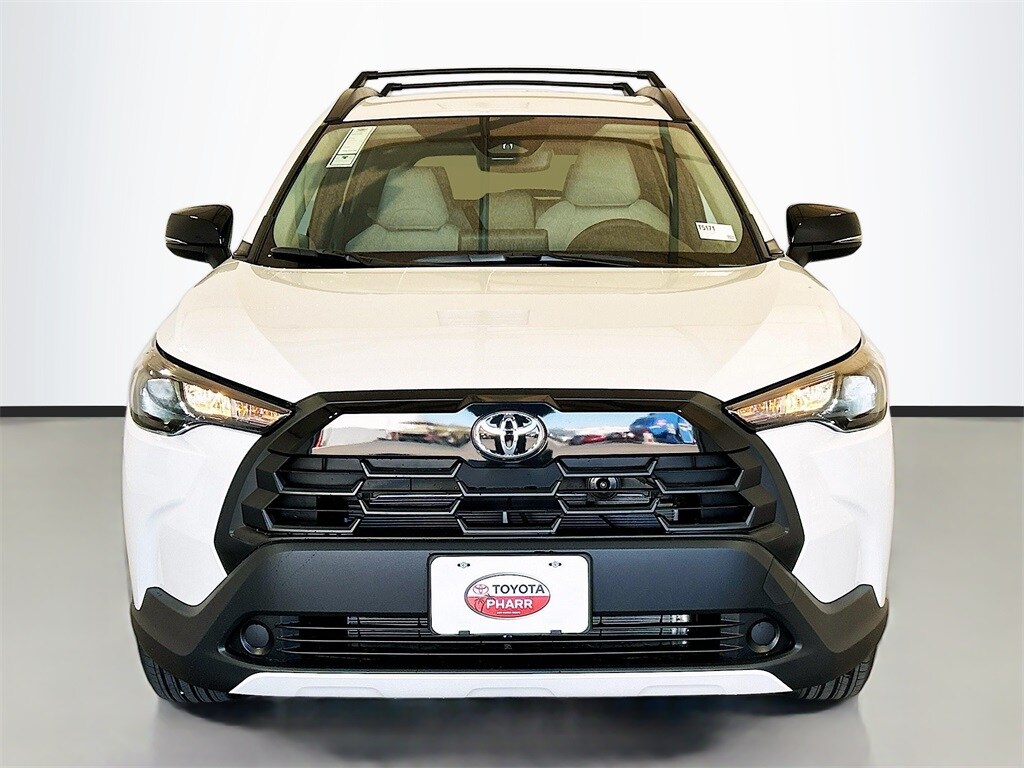 2026 Toyota Corolla Cross LE photo 2