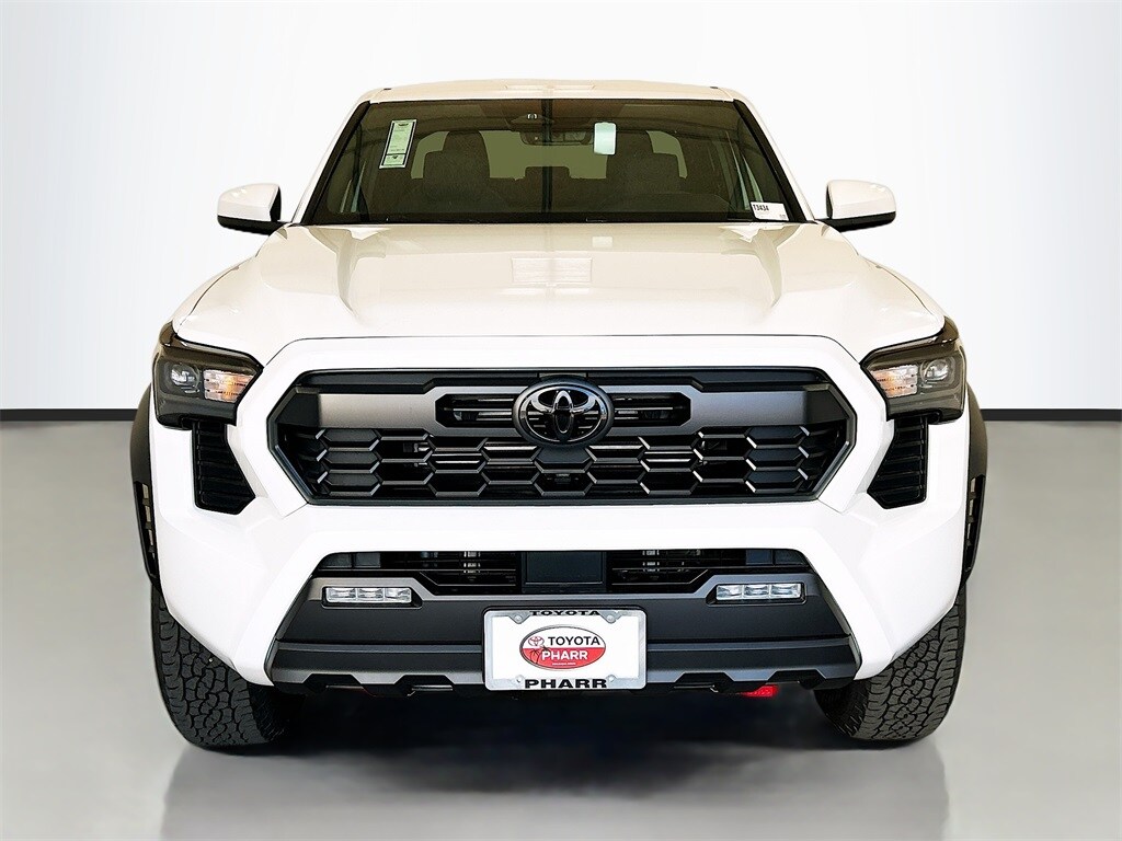 2025 Toyota Tacoma TRD Off-Road photo 2