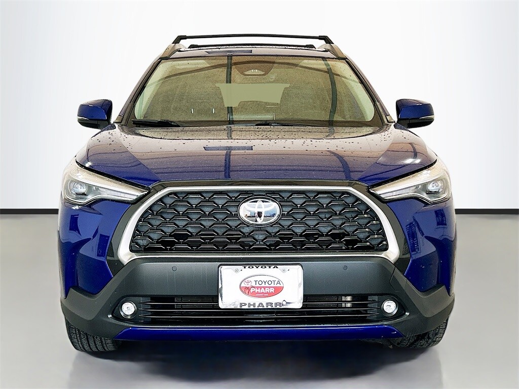 2023 Toyota Corolla Cross XLE photo 2