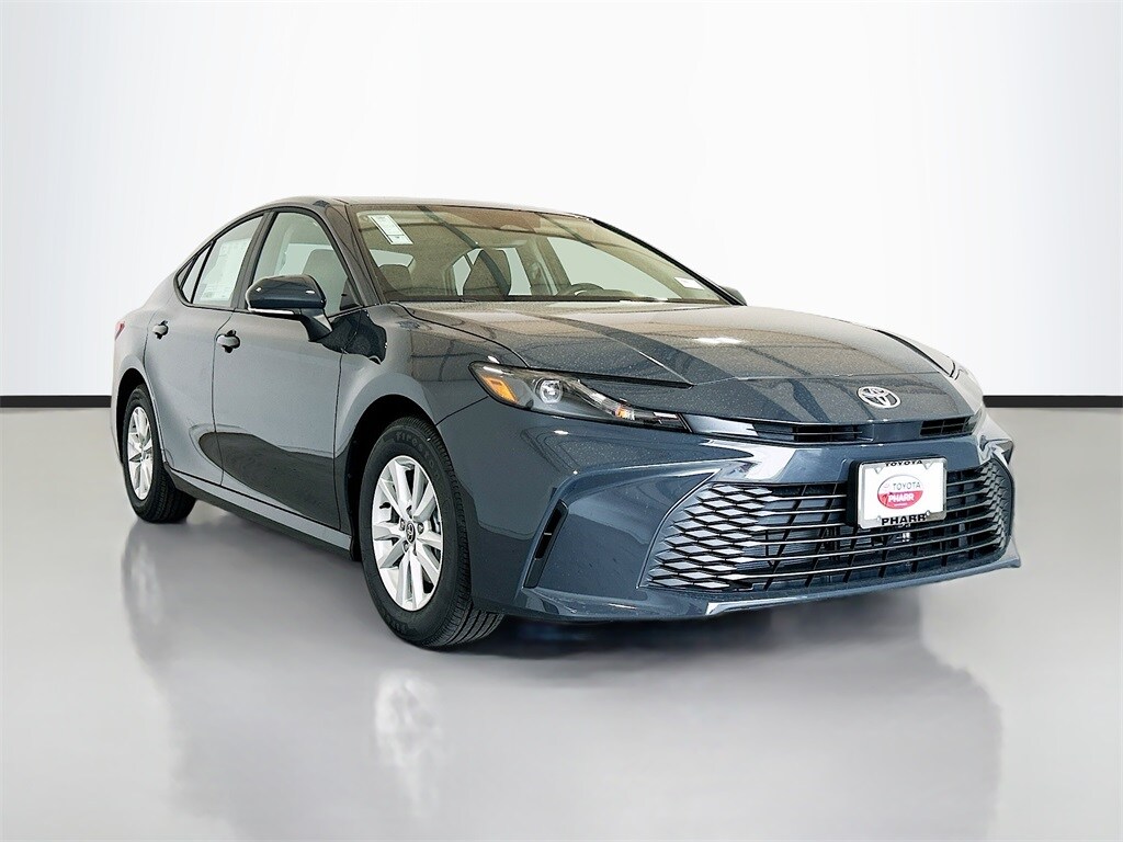 2026 Toyota Camry LE photo 3