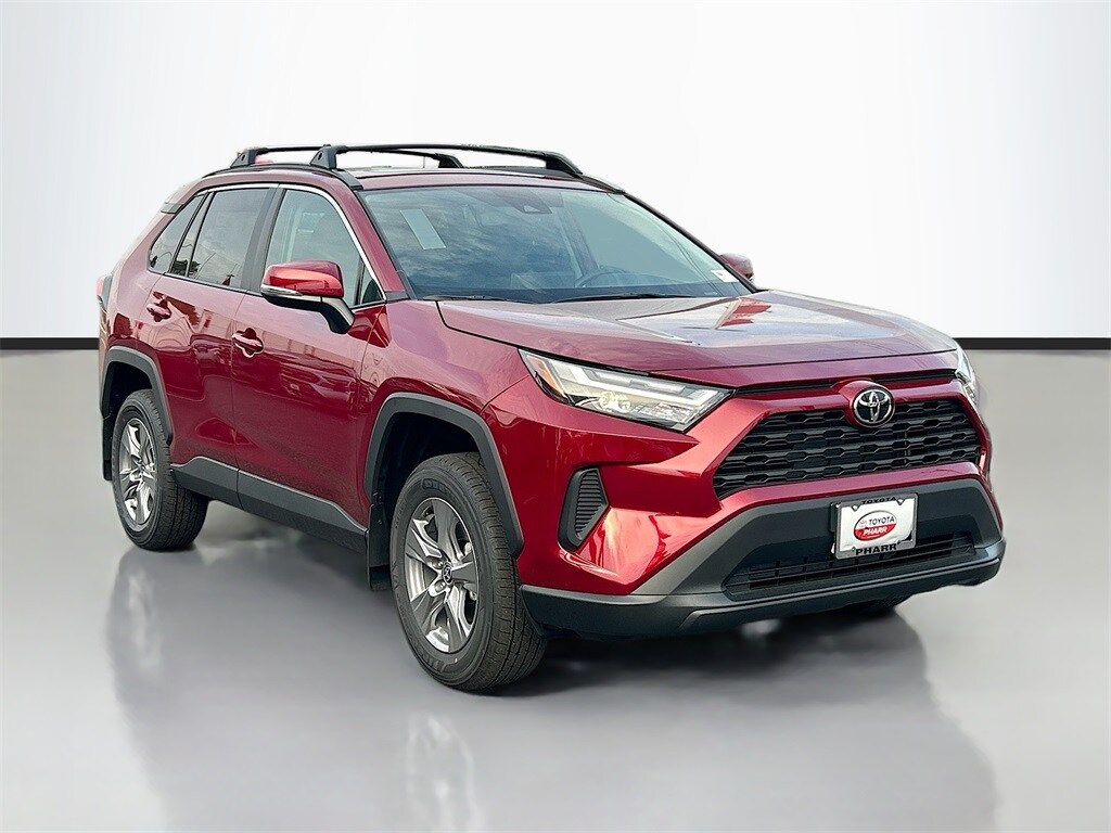 2025 Toyota RAV4 XLE photo 3