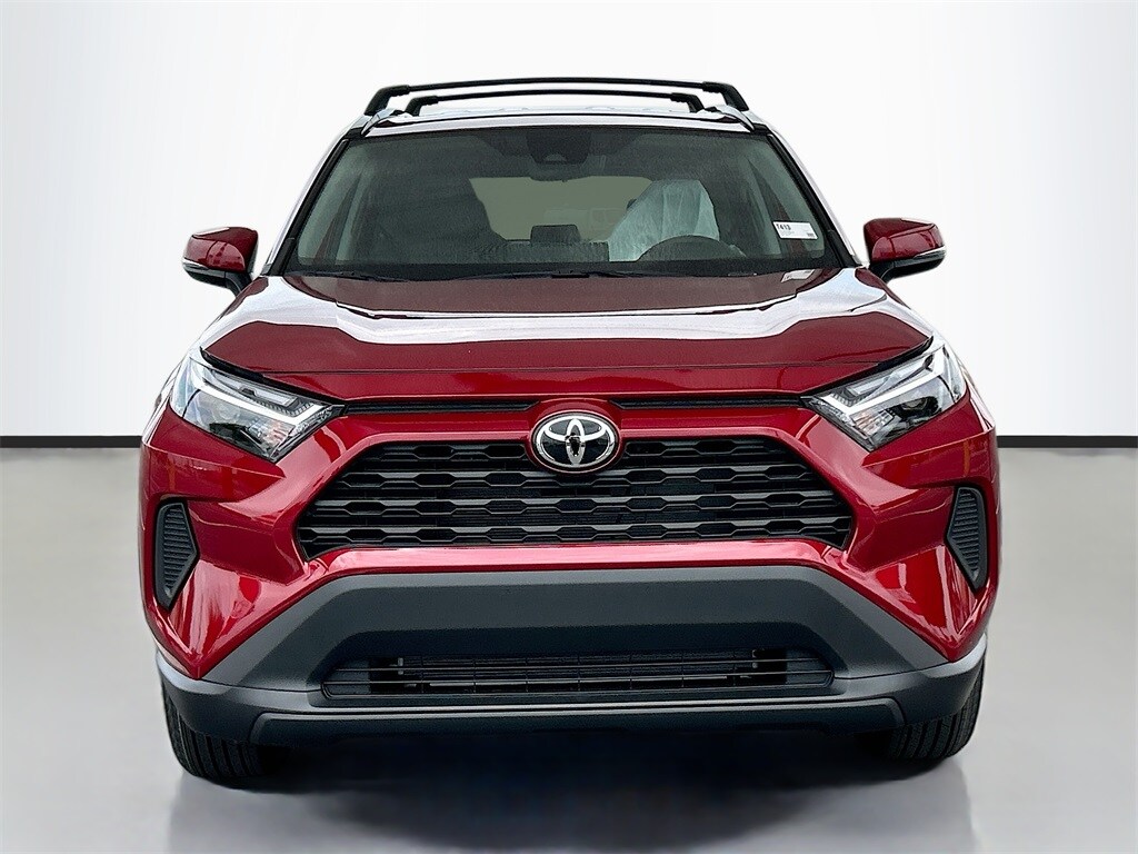 2025 Toyota RAV4 XLE photo 2