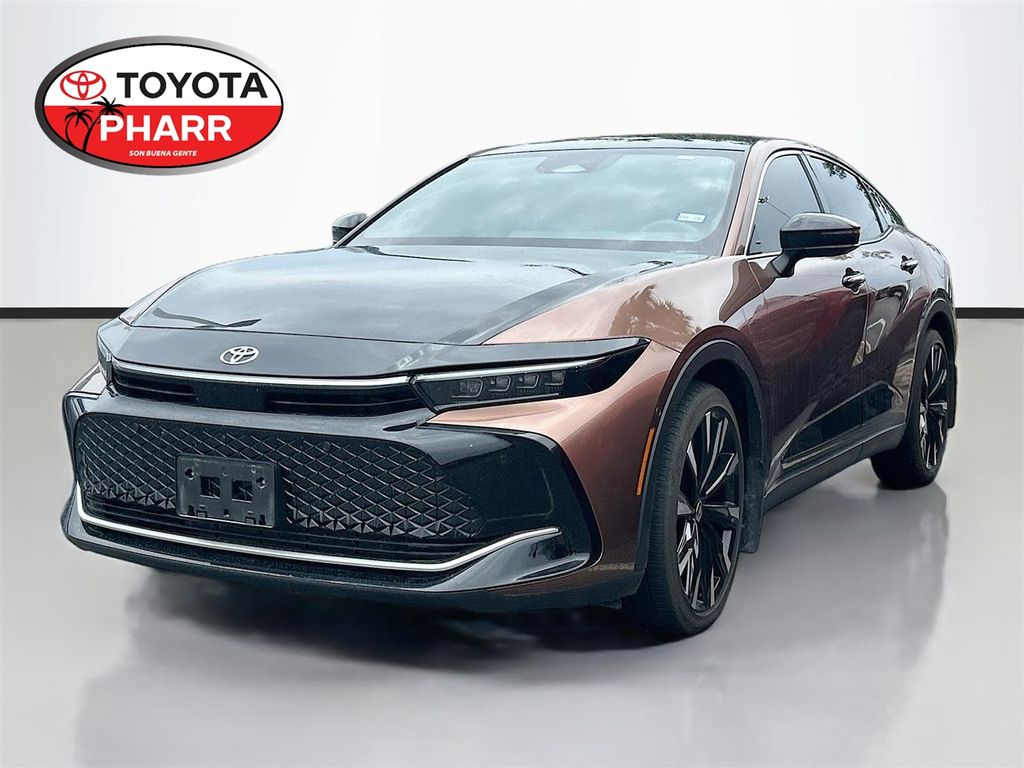 2024 Toyota Crown Platinum AWD's photo