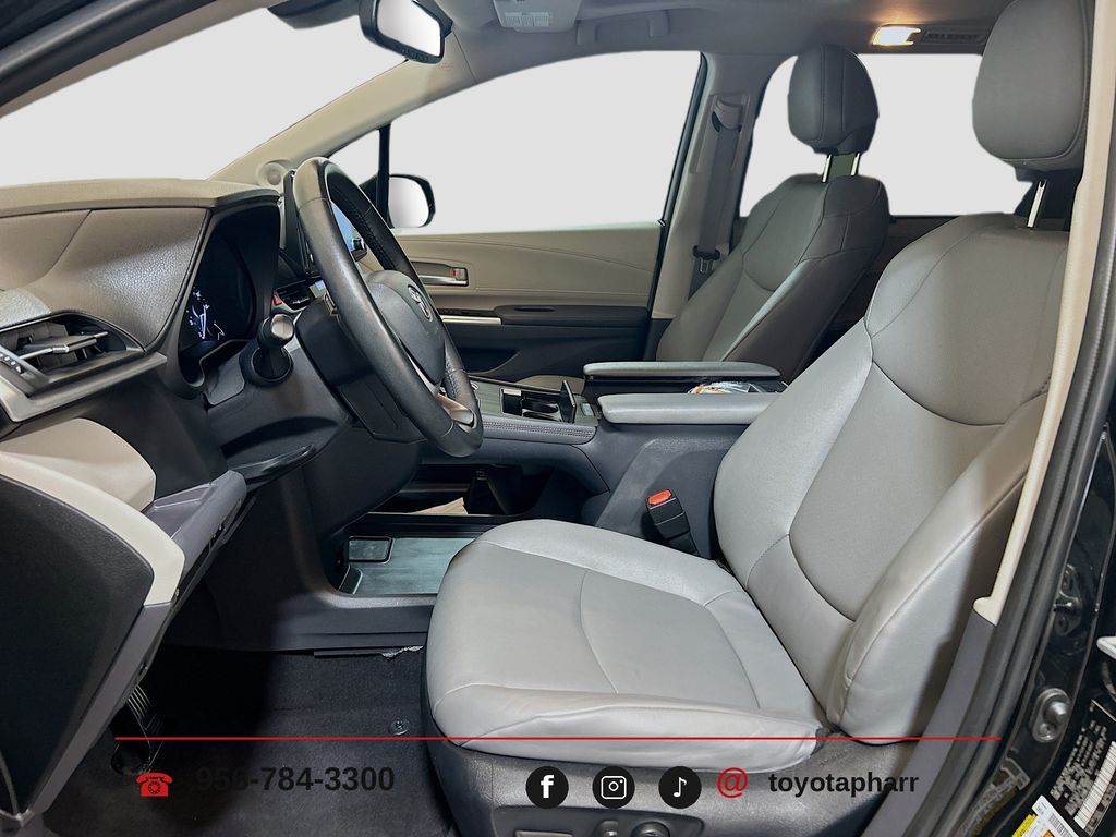 2023 Toyota Sienna XLE - Photo 20