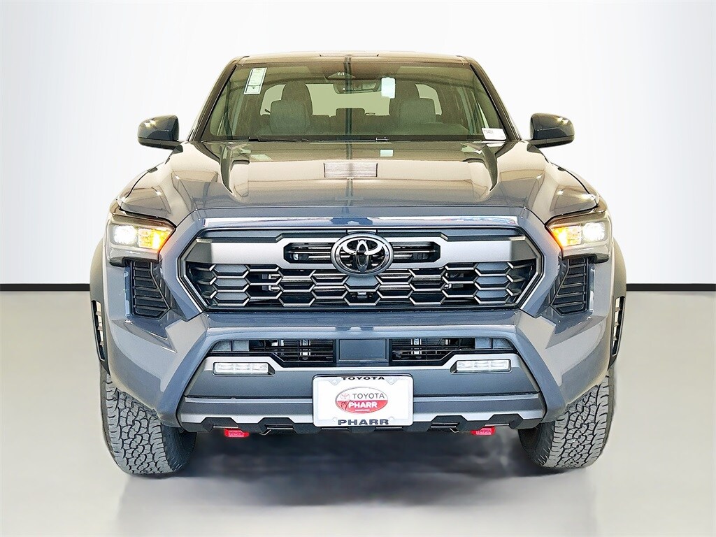 2025 Toyota Tacoma TRD Off-Road photo 2