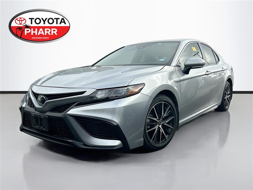 2023 Toyota Camry SE's photo