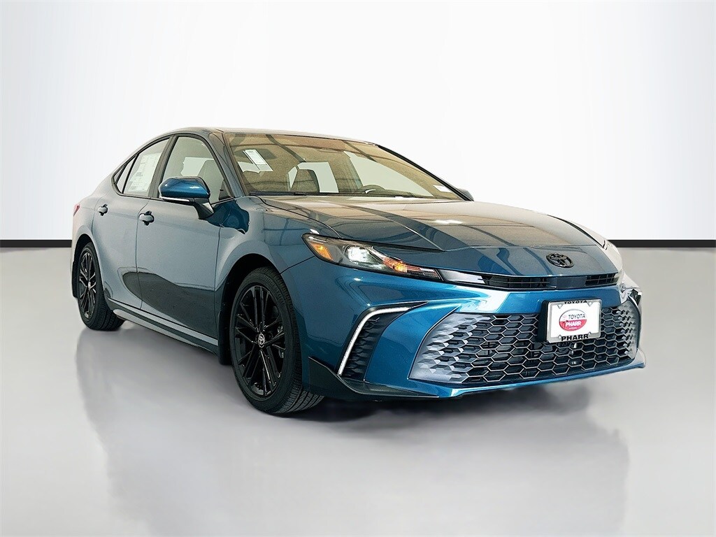2026 Toyota Camry SE photo 3