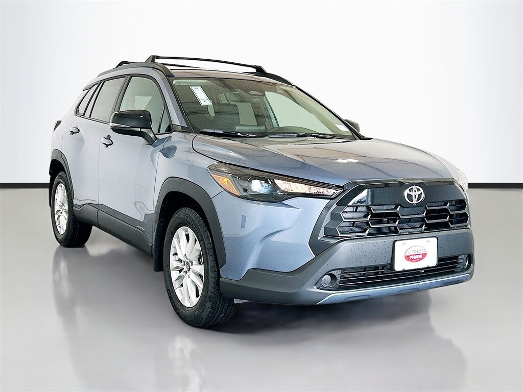 2026 Toyota Corolla Cross LE photo 3