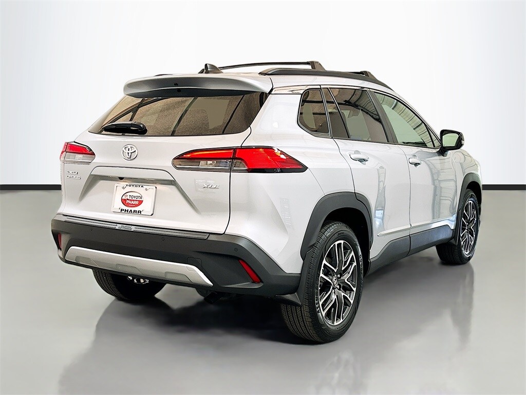 2026 Toyota Corolla Cross XLE photo 4