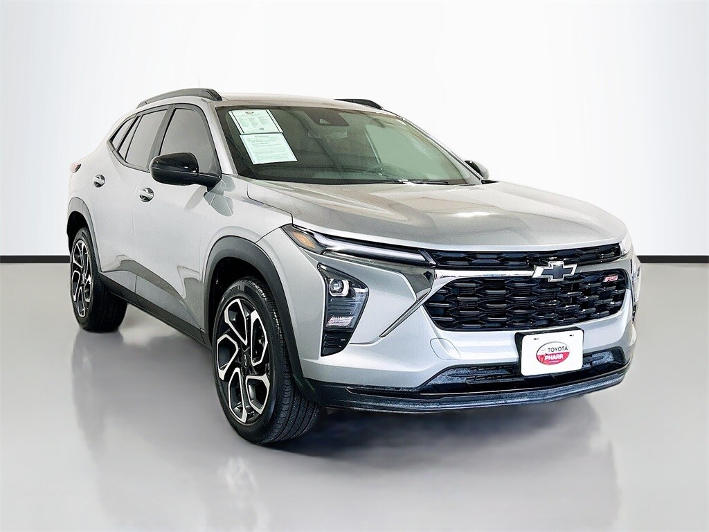 Used 2025 Chevrolet Trax 2RS SUV