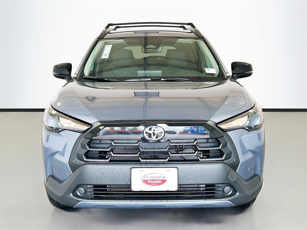 2026 Toyota Corolla Cross LE photo 2