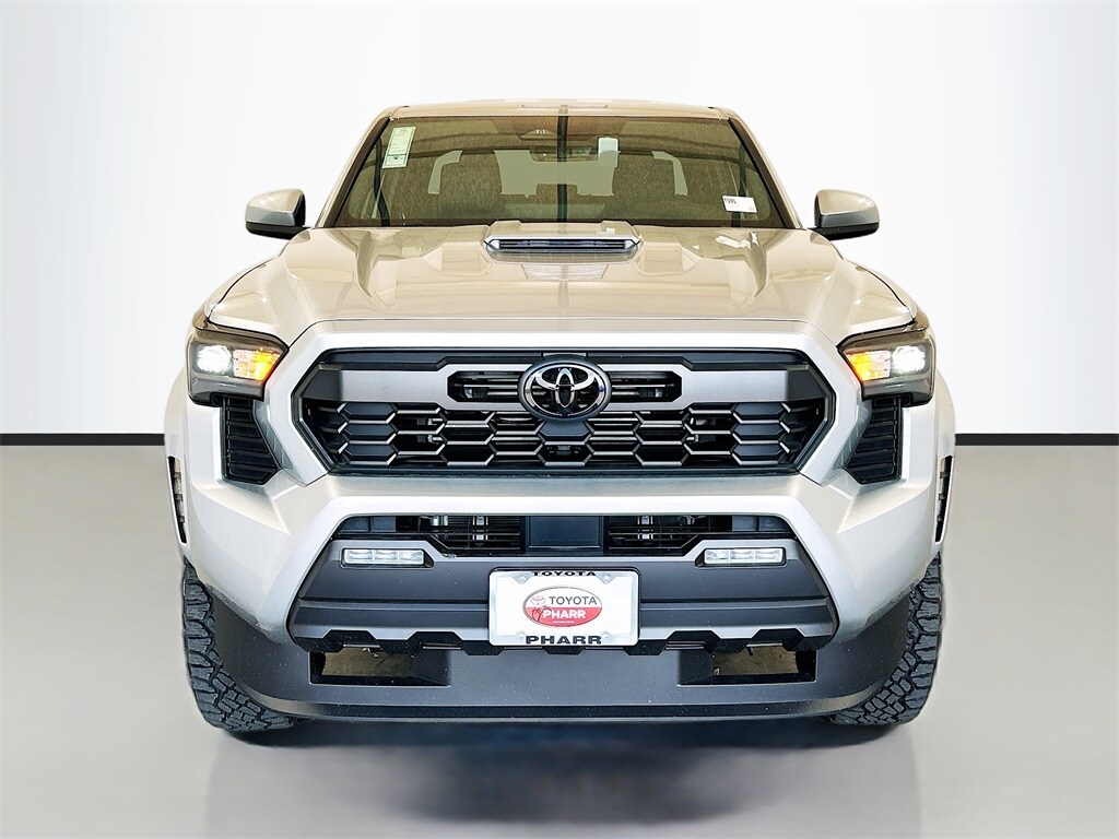 2025 Toyota Tacoma TRD Sport photo 2