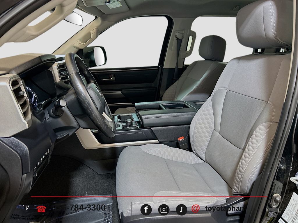 2024 Toyota Tundra SR5 - Photo 18