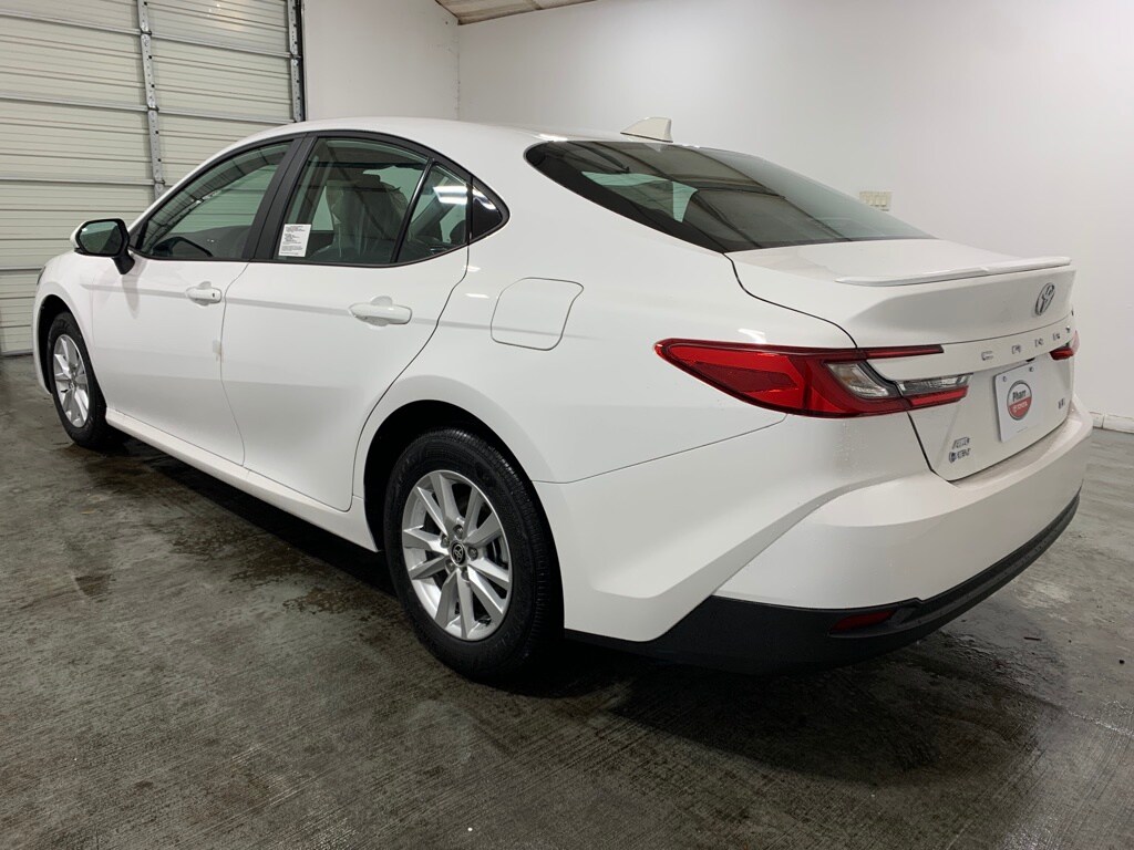 2025 Toyota Camry LE photo 2