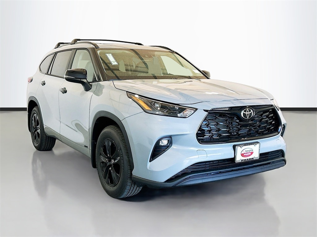 New 2025 Toyota Highlander Hybrid XLE Nightshade SUV