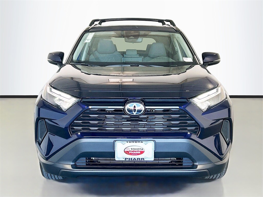 2025 Toyota RAV4 XLE photo 2