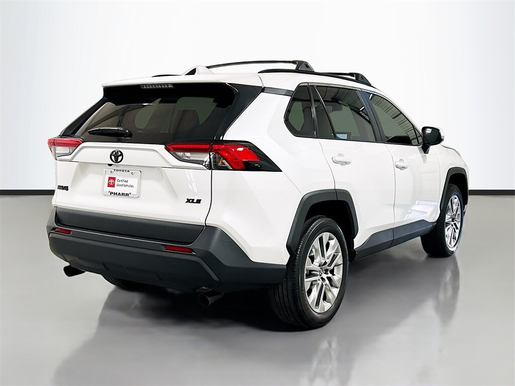 2025 Toyota RAV4 XLE Premium photo 4