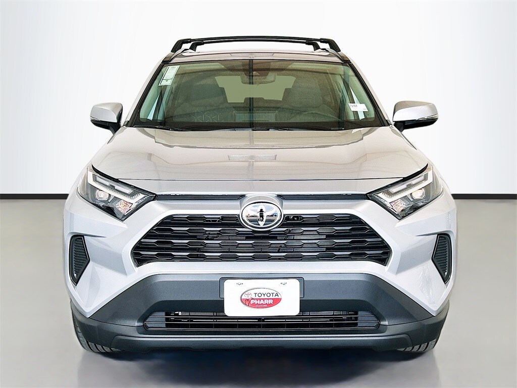2025 Toyota RAV4 Hybrid XLE photo 2