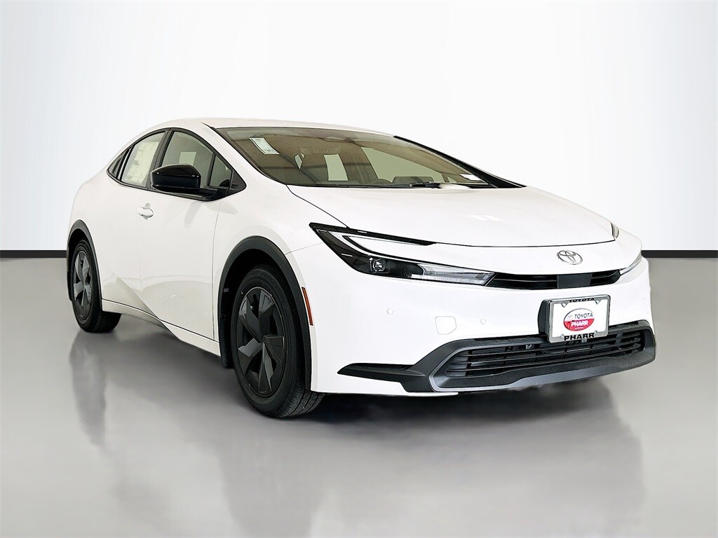 2026 Toyota Prius LE photo 3