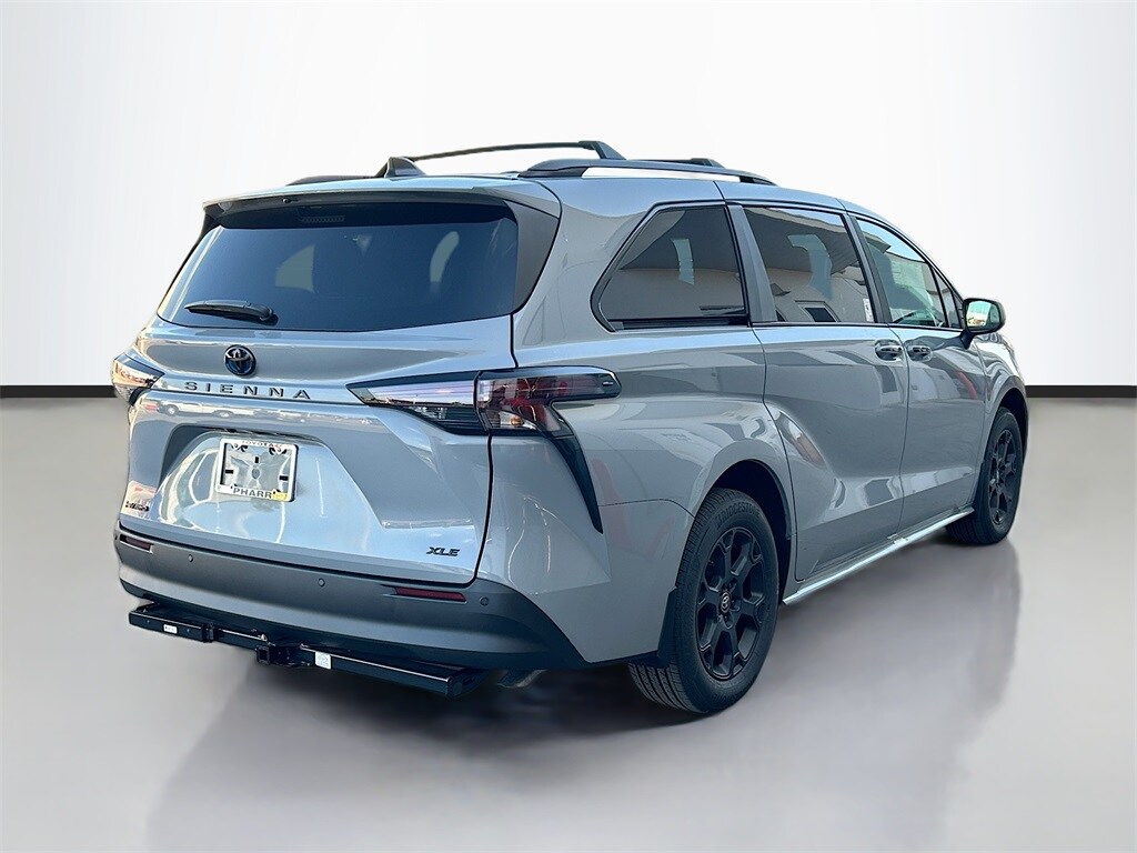 2025 Toyota Sienna Woodland Edition photo 4