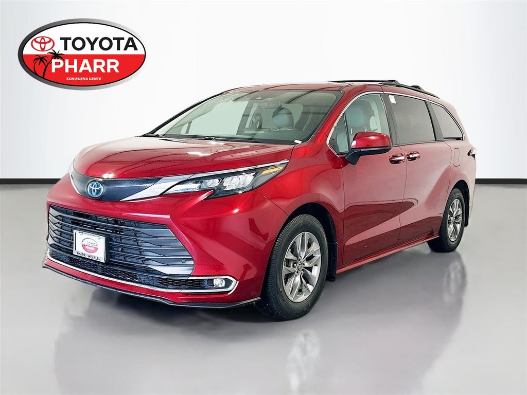 2024 Toyota Sienna XLE
