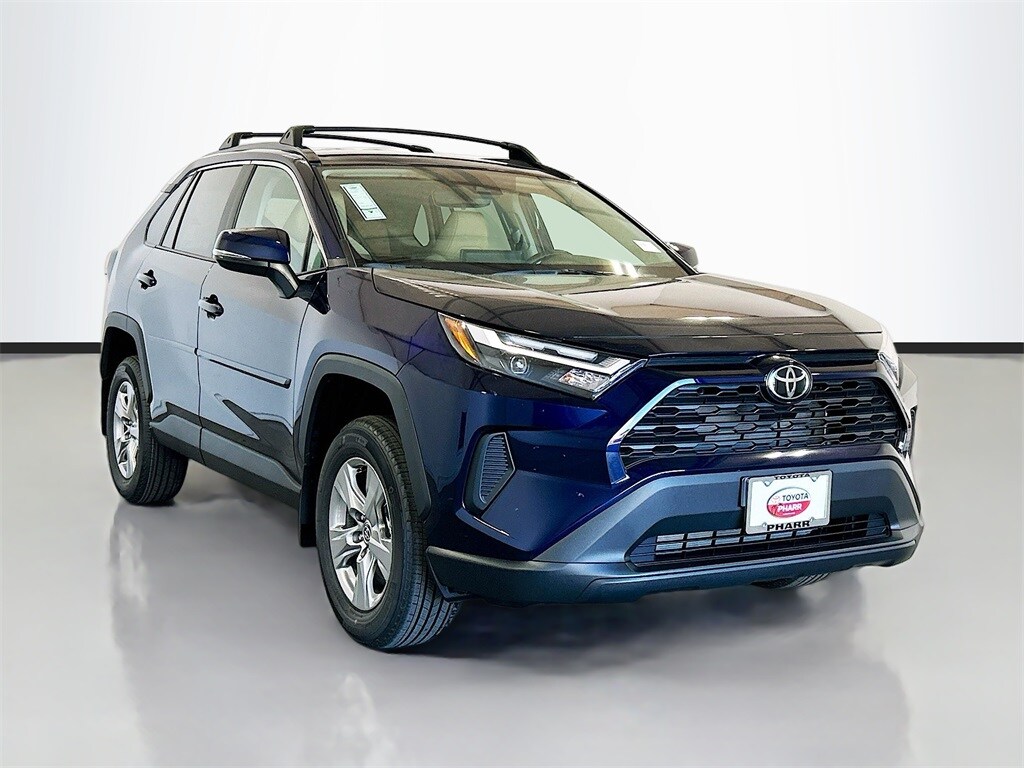 2025 Toyota RAV4 XLE photo 3