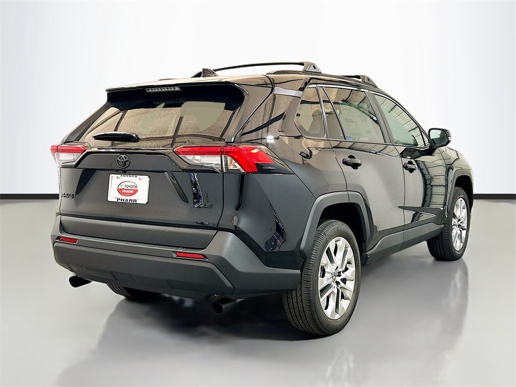 2025 Toyota RAV4 XLE Premium photo 4