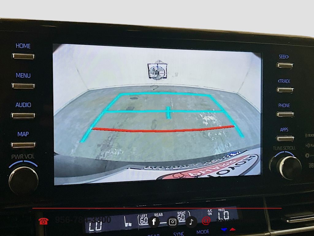 2023 Toyota Sienna XLE - Photo 13