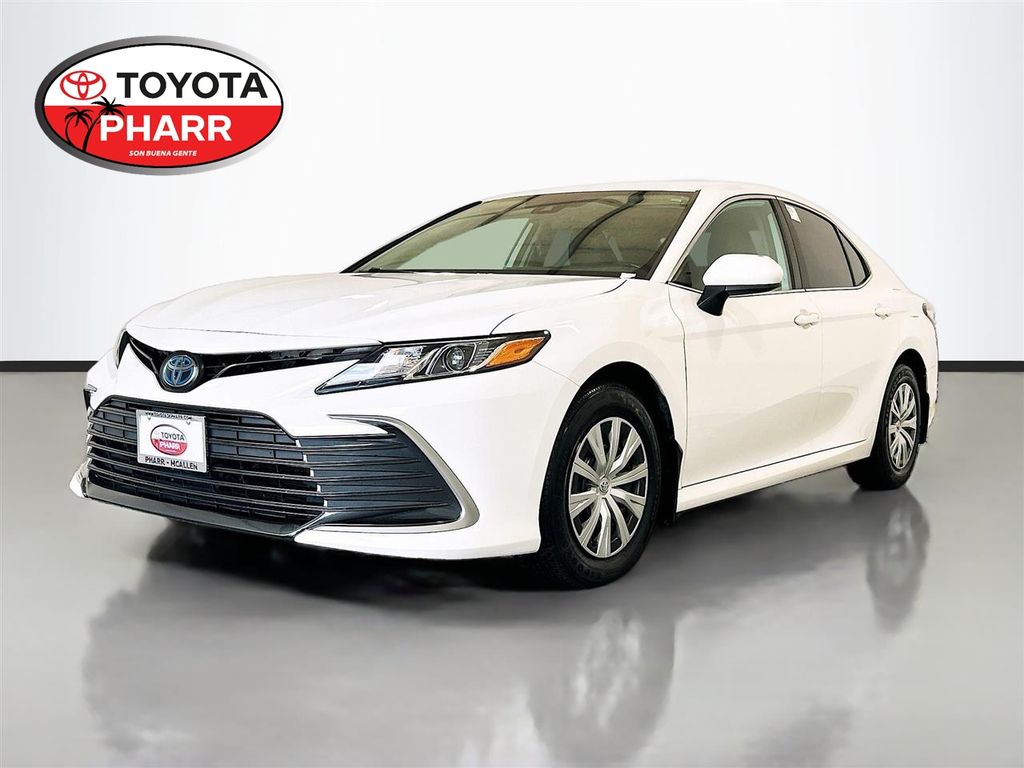 2022 Toyota Camry Hybrid Sedan 