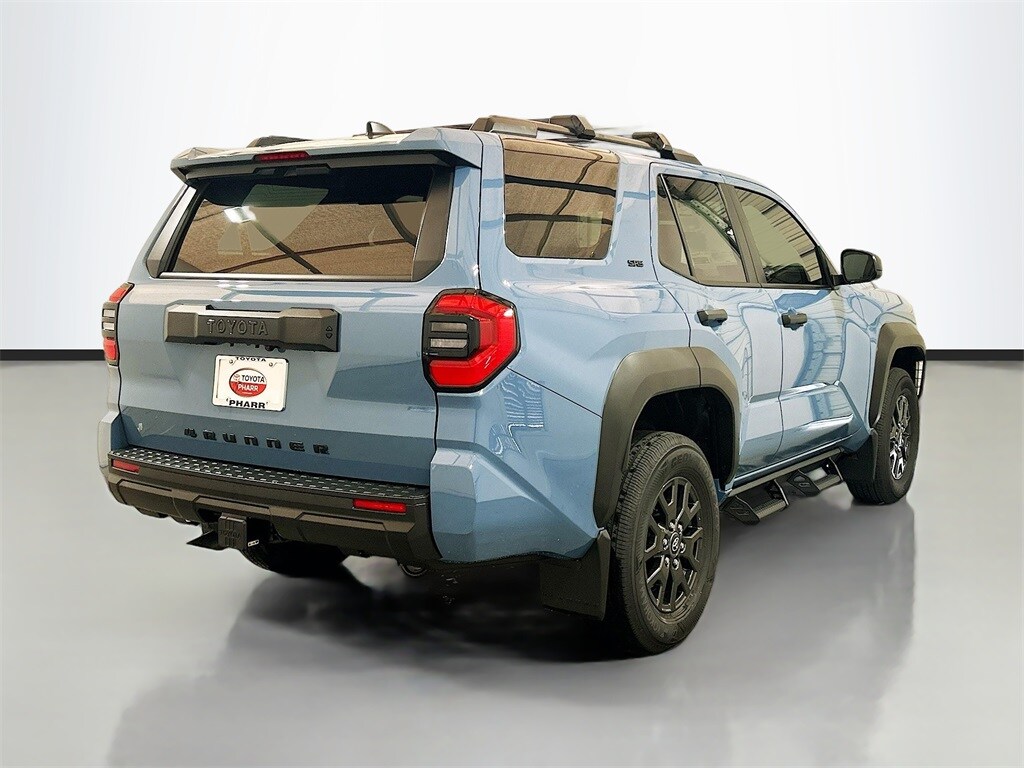 2025 Toyota 4Runner SR5 photo 4