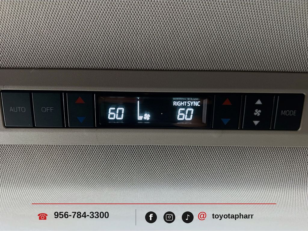 2023 Toyota Sienna XLE - Photo 24