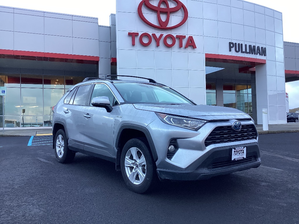2021 Toyota RAV4 XLE's photo