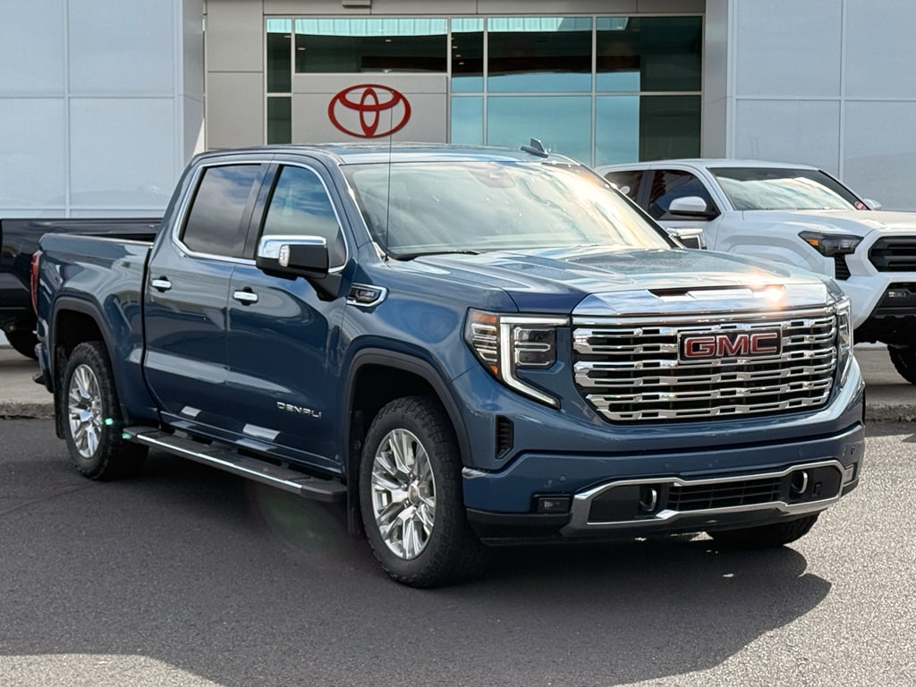 2025 GMC Sierra Denali 4WD Crew Cab Short Box's photo