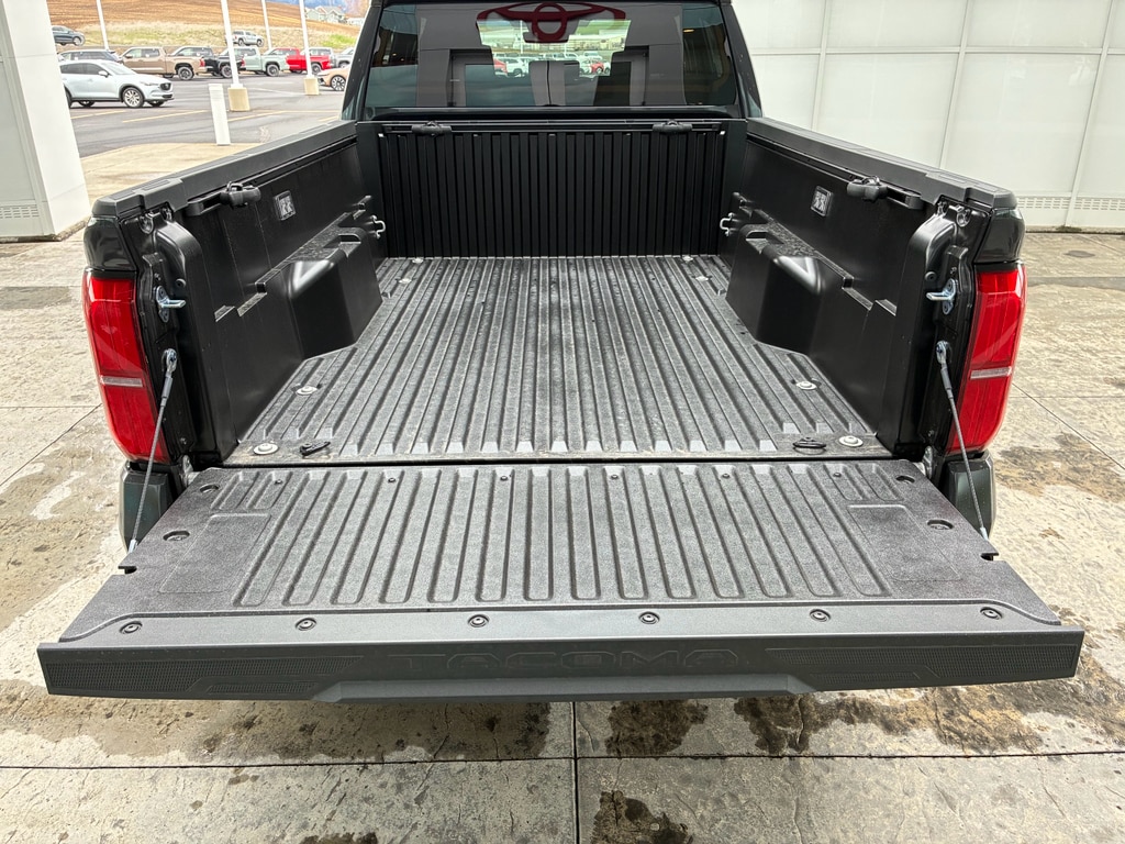2026 Toyota Tacoma SR5 - Photo 7