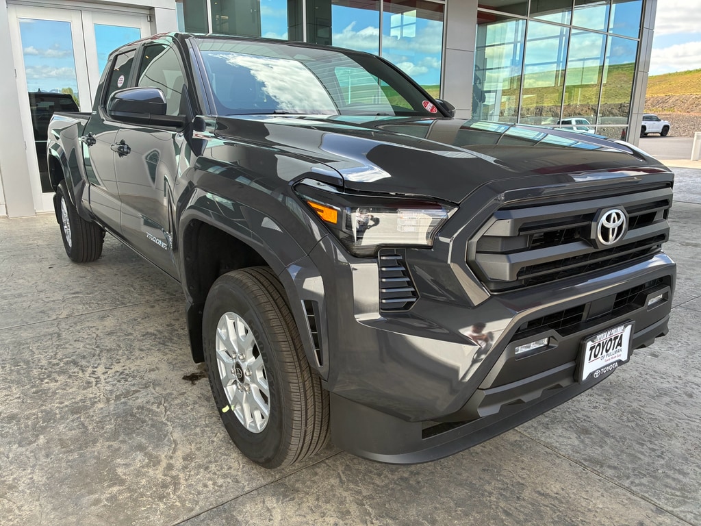 2026 Toyota Tacoma SR5 - Photo 8
