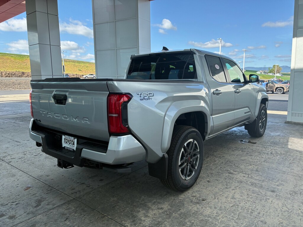2026 Toyota Tacoma TRD Sport - Photo 9
