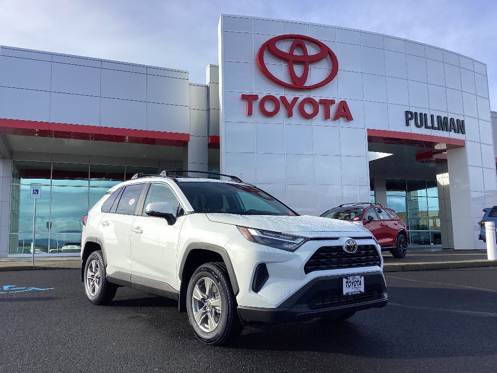2025 Toyota RAV4 XLE's photo
