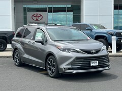 2026 Toyota Sienna Platinum Van Passenger Van