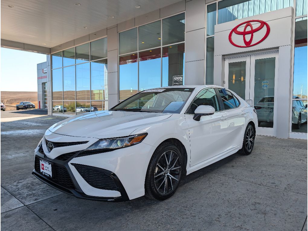 2023 Toyota Camry SE photo 4