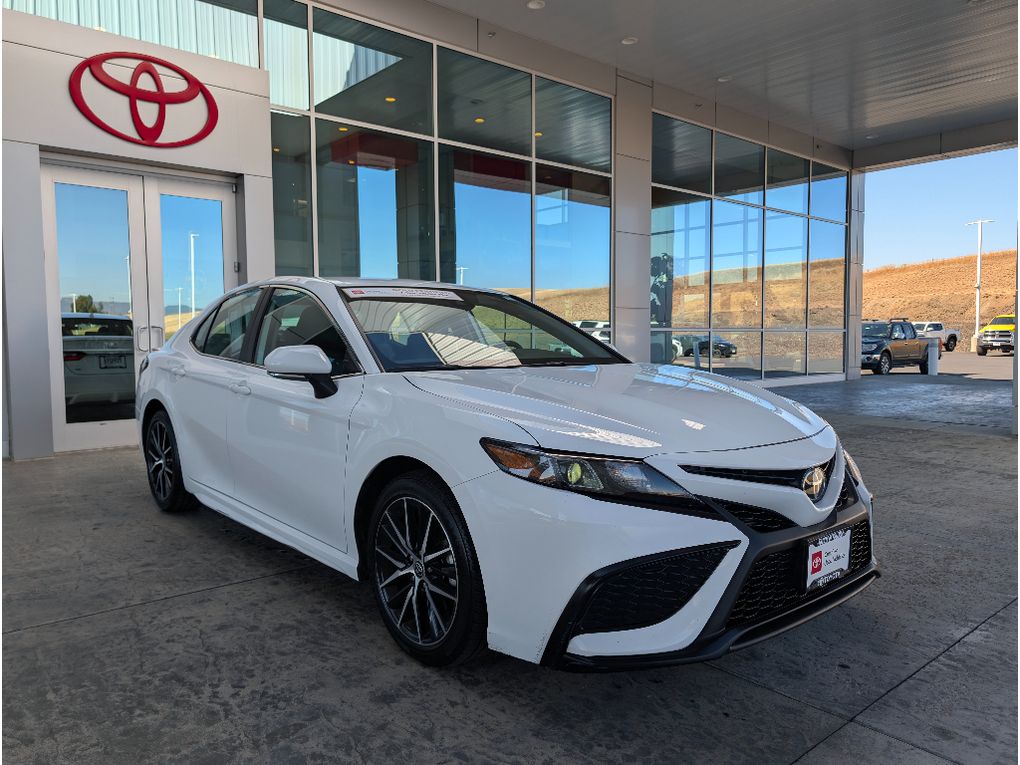 2023 Toyota Camry SE photo 2