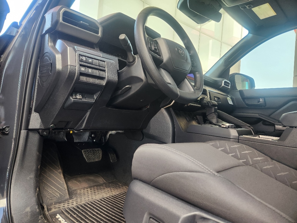 2026 Toyota Tacoma SR5 - Photo 15
