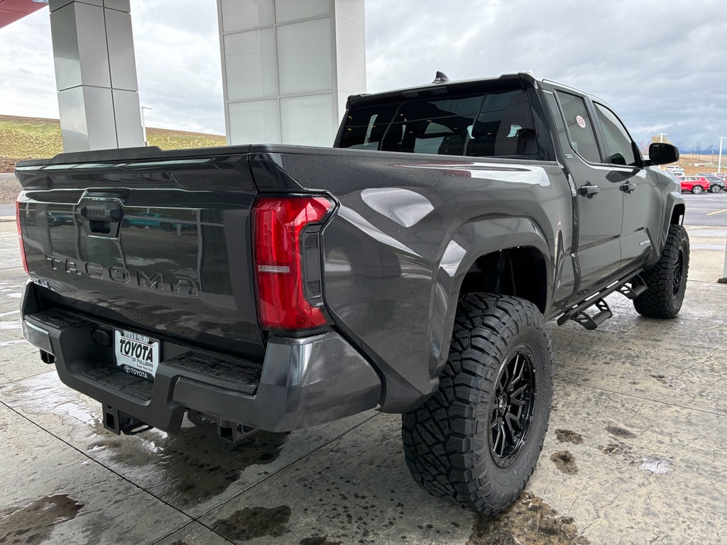 2026 Toyota Tacoma SR5 - Photo 8