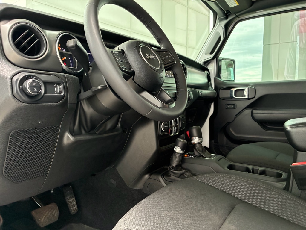 2023 Jeep Gladiator WILLYS - Photo 13
