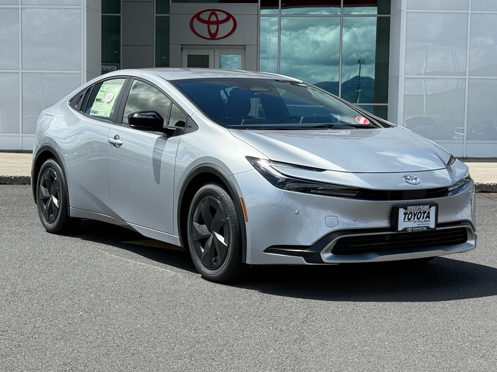 2026 Toyota Prius SE's photo