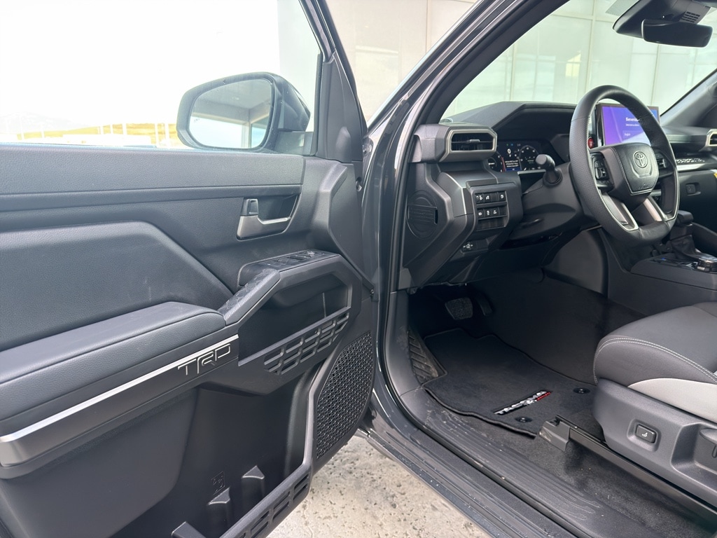 2025 Toyota Tacoma TRD Off Road - Photo 12