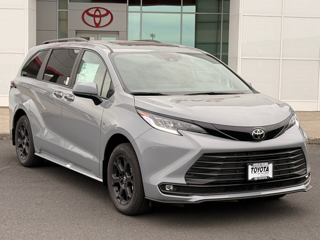 2026 Toyota Sienna Woodland Edition Hybrid AWD's photo