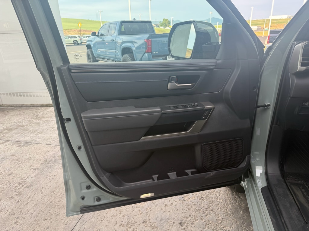 2026 Toyota Tundra Platinum - Photo 14
